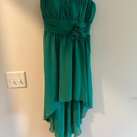 Elegant Green Strapless Dress - Picture 1 of 1